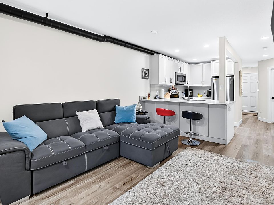 1st image of 11724 225th St #203
