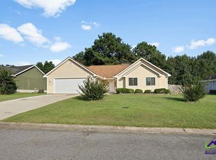 731 Gateway Dr, Bonaire, GA 31005