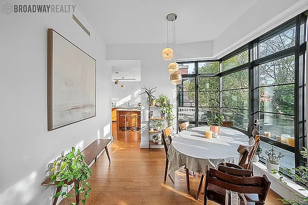 Rented by A & I Broadway | media 4