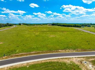 14373 Prairie Trl, Wamego, KS 66547