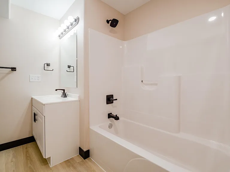 526 7th Ave SW #B — Photo 25
