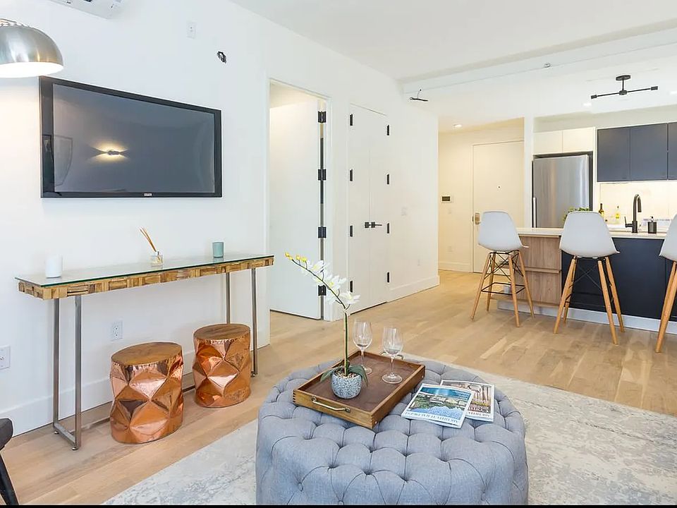 1st image of 25 Bruckner Blvd APT 4J