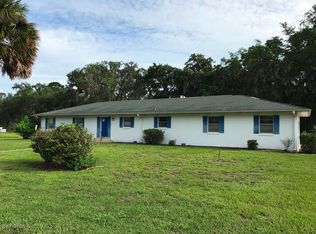 245 Lake Dr N, Crescent City, FL 32112