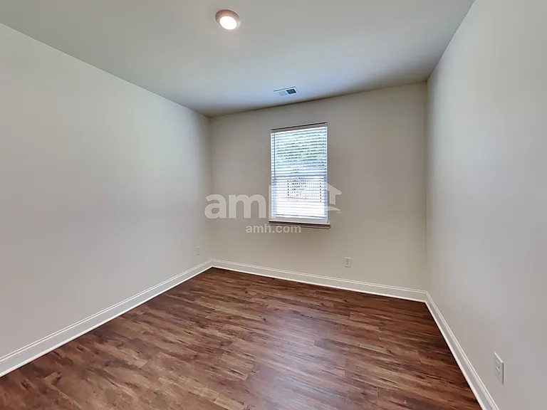 889 Carnaby Ln — Photo 16