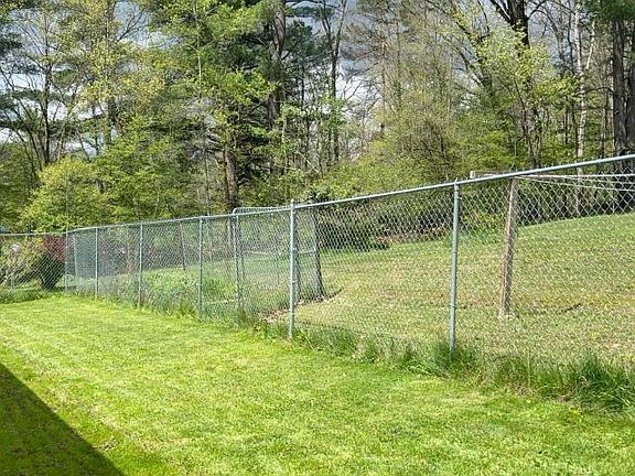 2nd image of 1418 Jackson Run Rd #1