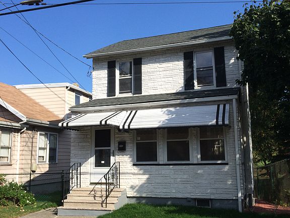 3rd image of 284 Franklin Ave