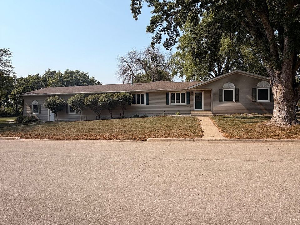 1st image of 818 7th St