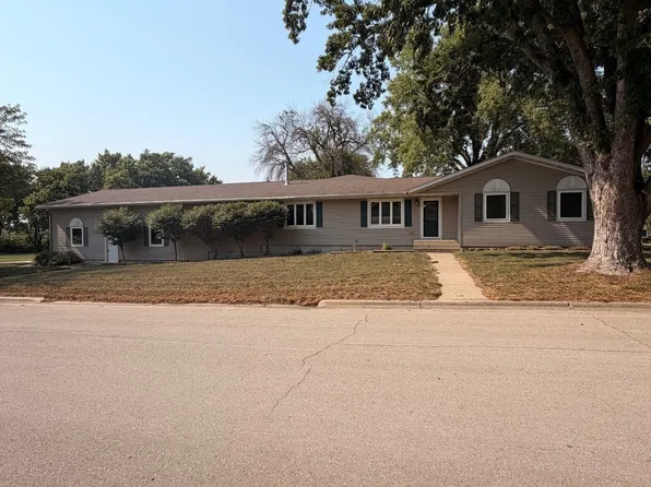 818 7th St, Lake View, IA 51450