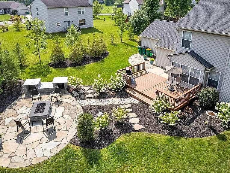 2315 Pheasant Run — Photo 2