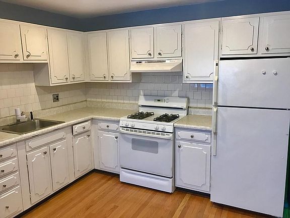 2nd image of 138 Willard St APT 5