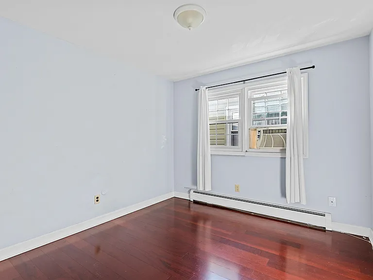 407 Manila Ave #2 — Photo 8