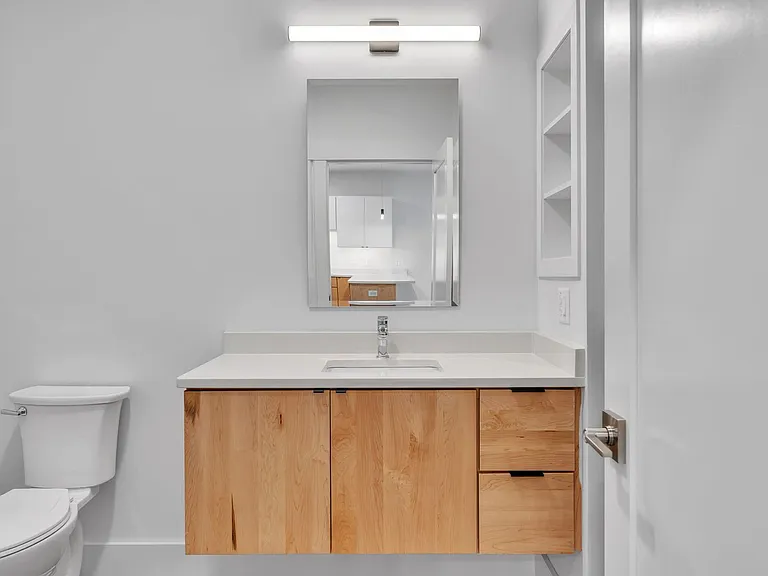 121 Shea Dr — Photo 4
