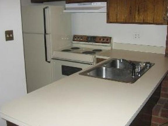 4th image of 189 Oak Hill Dr APT A