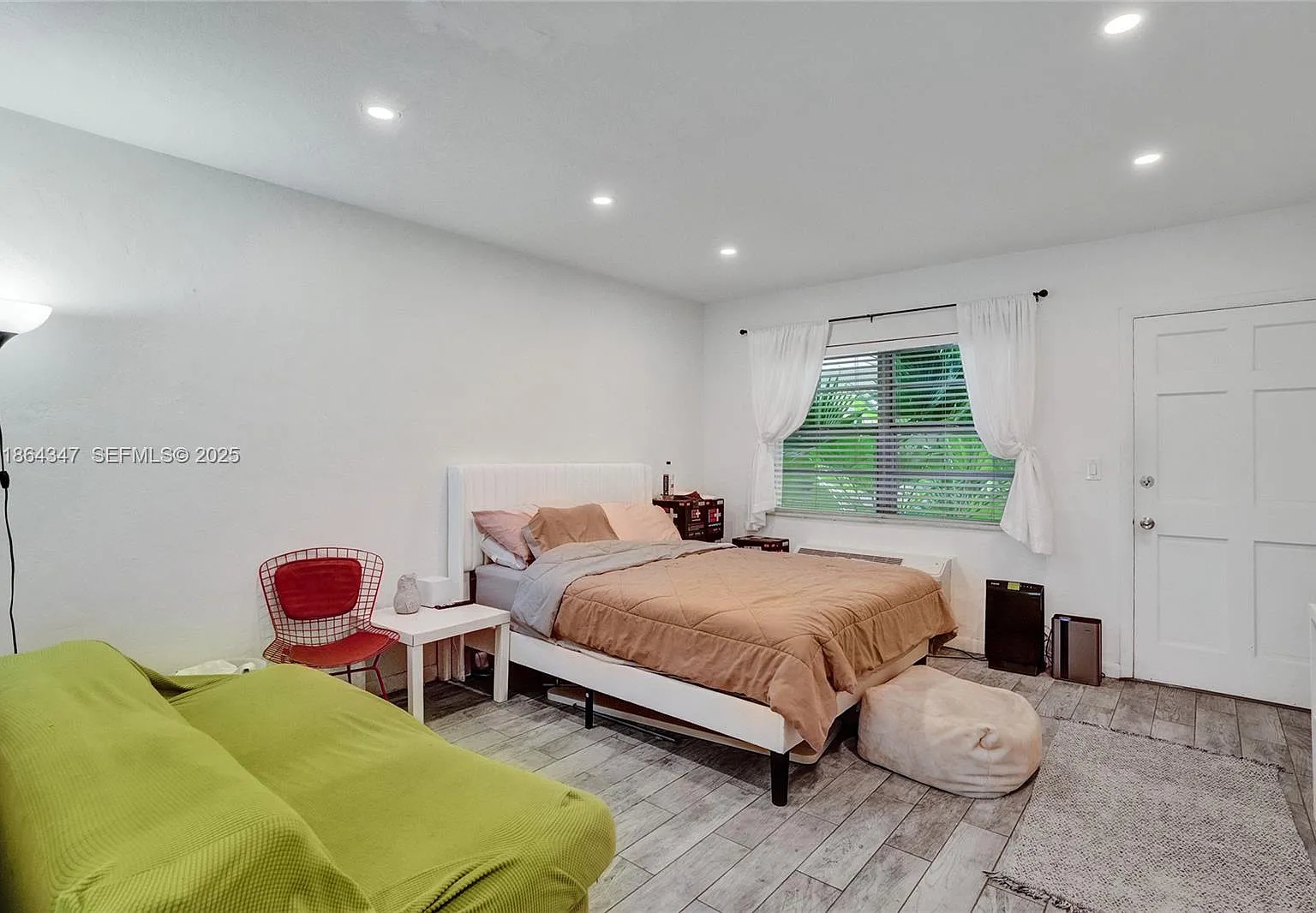 Studio, 420 sqft, $1,800 — Photo 1