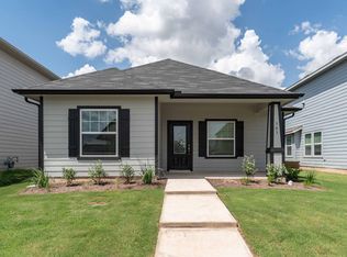 303 Clearlake Dr, Hutto, TX 78634