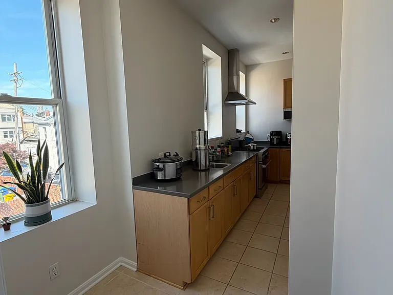 2920 Elliott St — Photo 12