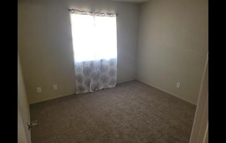 2831 E Mobile Ln #101 — Photo 4