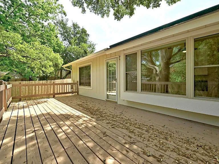 1714 Kimmerling Ln — Photo 30