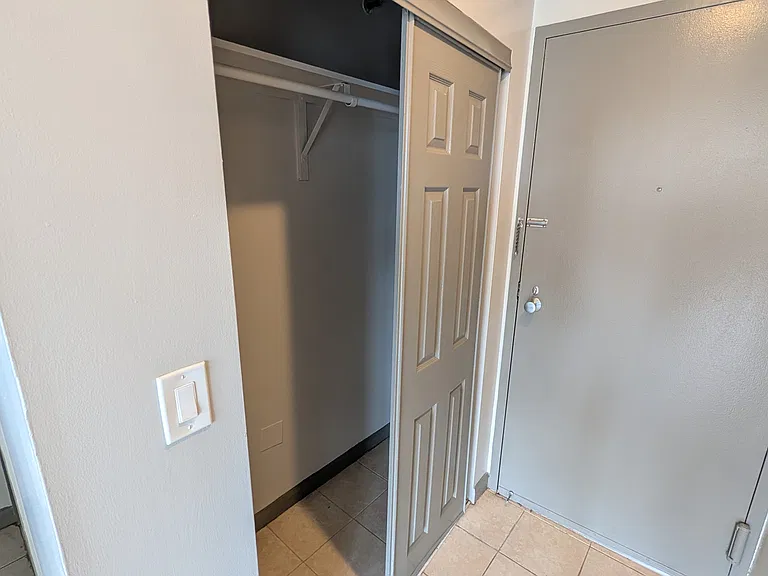 100-A512 Wells St #1 — Photo 7