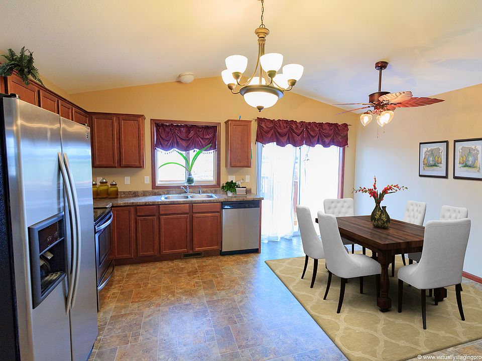 Kitchen/Dining Area