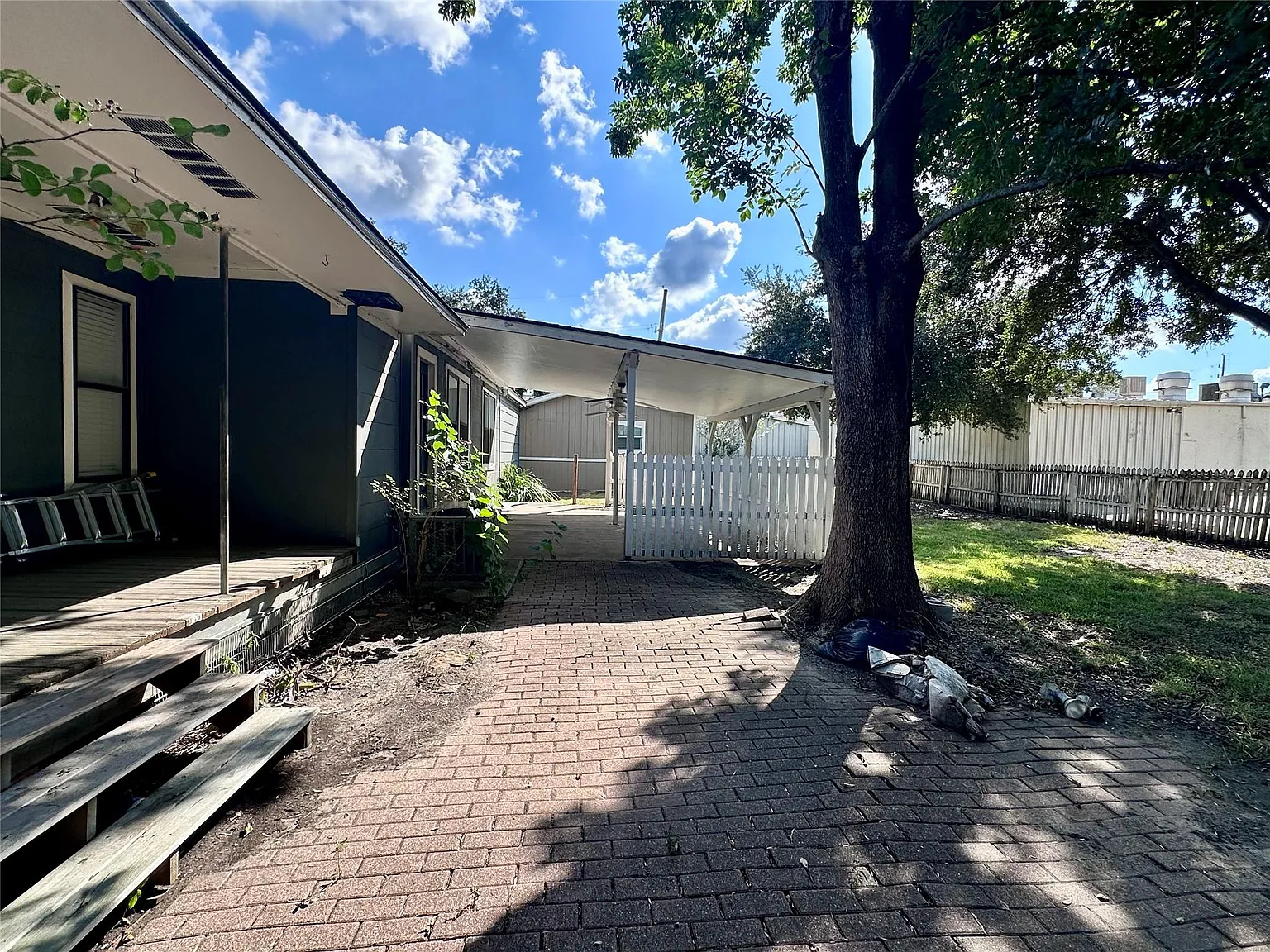 4 bed, 2.0 bath, 2248 sqft, $2,000 — Photo 4