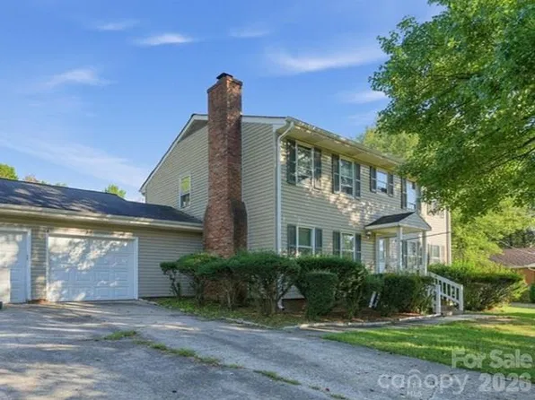 512 E Vance St, Laurinburg, NC 28352