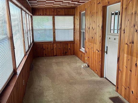 4th image of 2215 Clay St