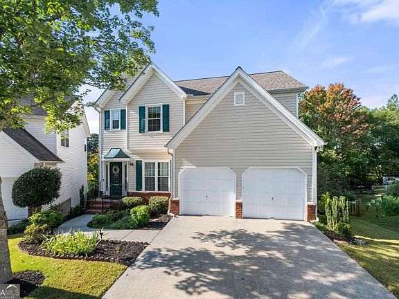 2nd image of 2450 Lakebrooke Dr
