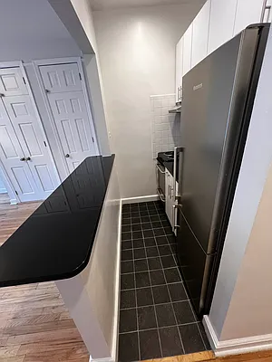 Rented by Salon Realty Corp | media 12