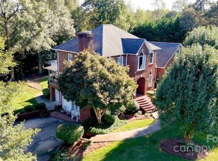 102 Sleaford Ct, Dallas, NC 28034