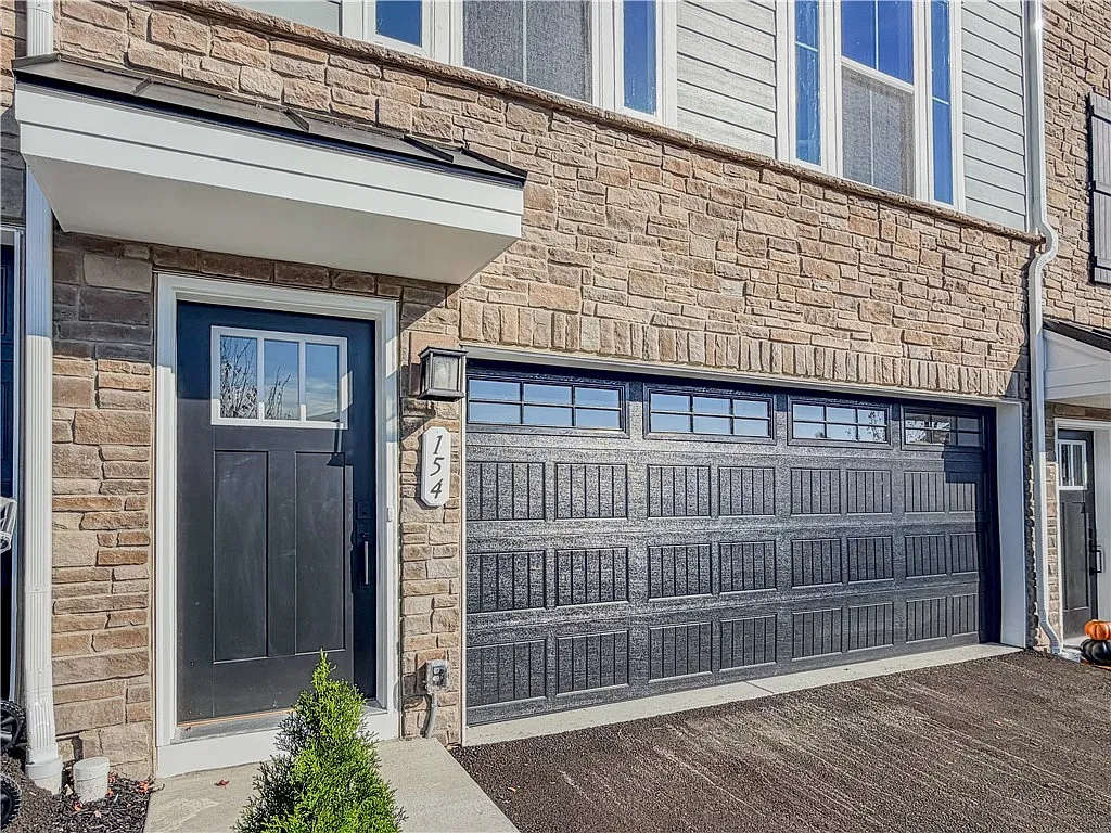 3 bed, 3.5 bath, $4,000 — Photo 3