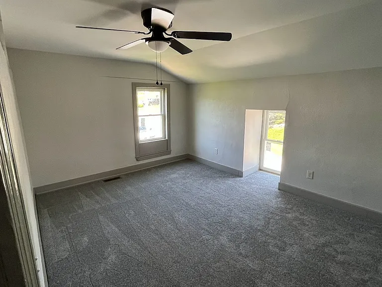 36 N Lee St — Photo 7