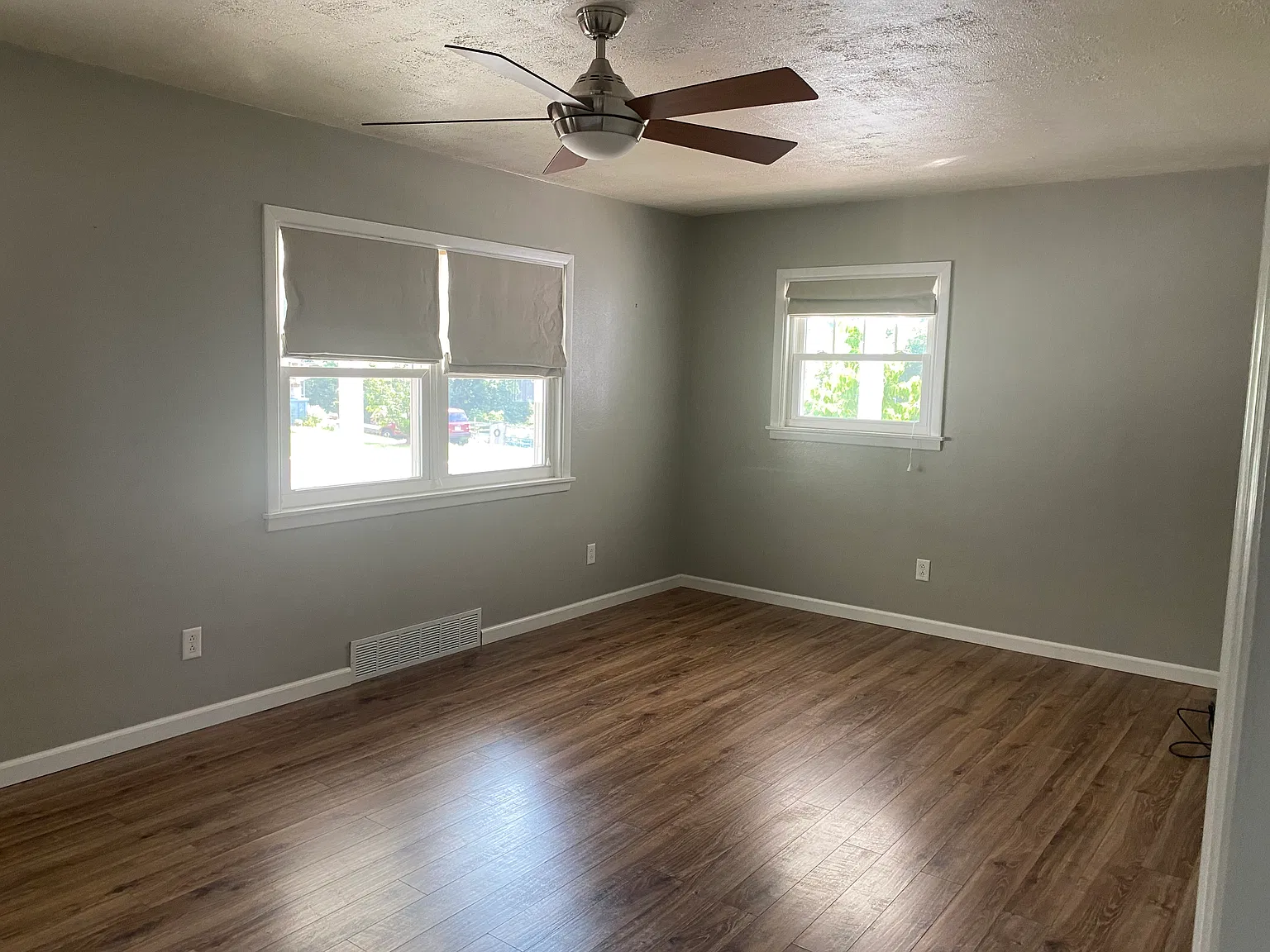 3 bed, 1.5 bath, $1,450 — Photo 3