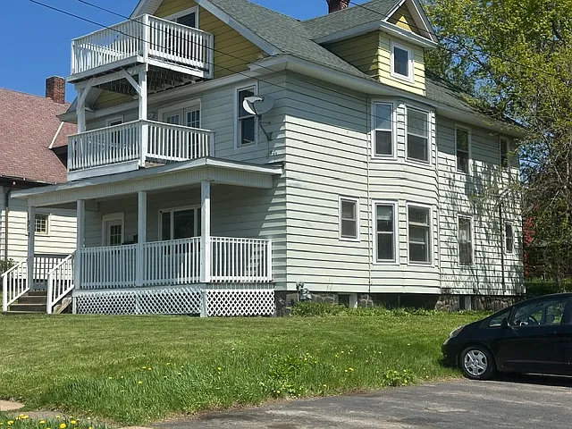 6 bed, 5672 sqft, $3,450 — Photo 3