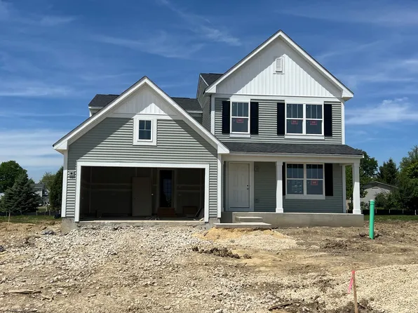 900 Fair Meadow St, North Aurora, IL 60542