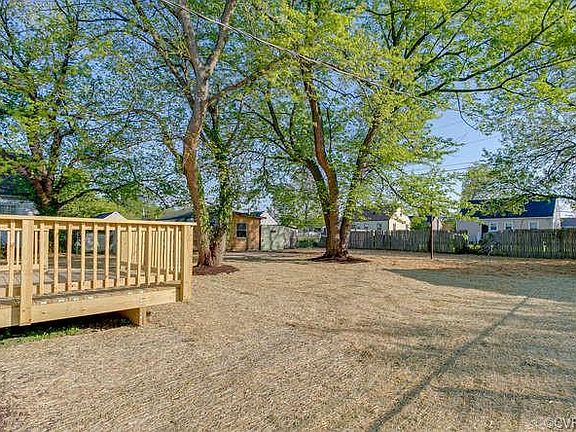4th image of 1713 Oak Hill Ln