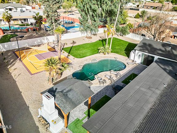 3rd image of 6102 E LARKSPUR Drive