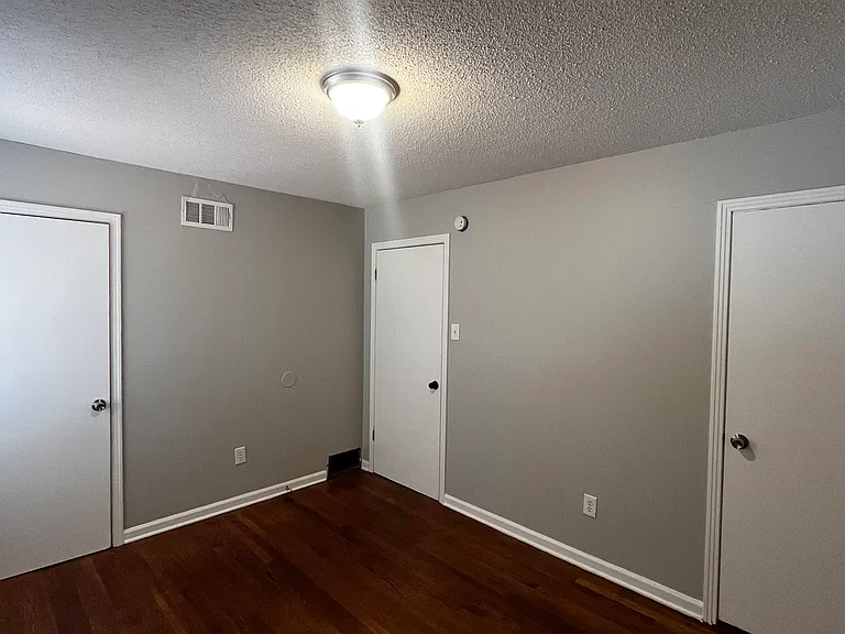 2547 Courtney Dr — Photo 11