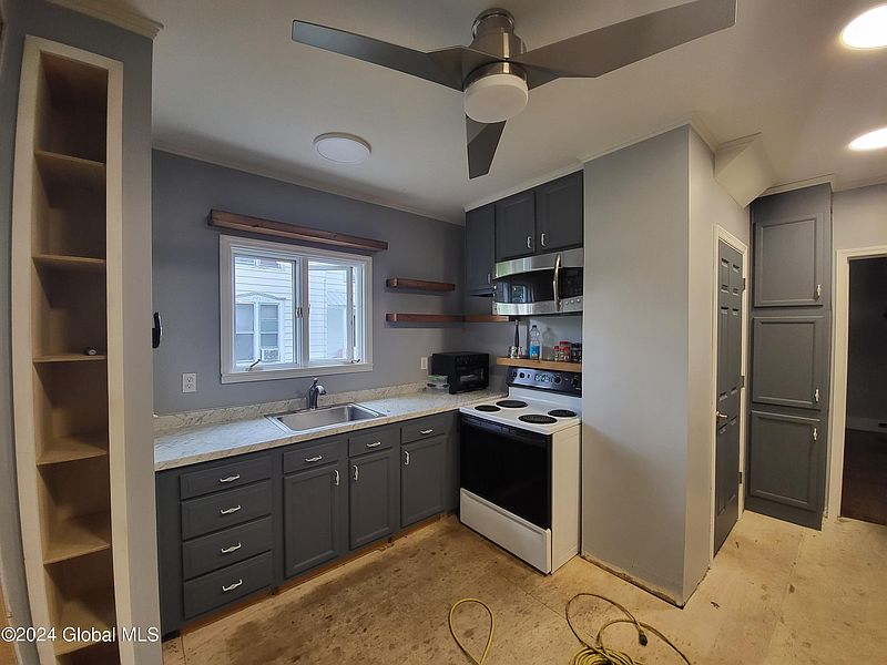 2nd image of 86 Hudson Street