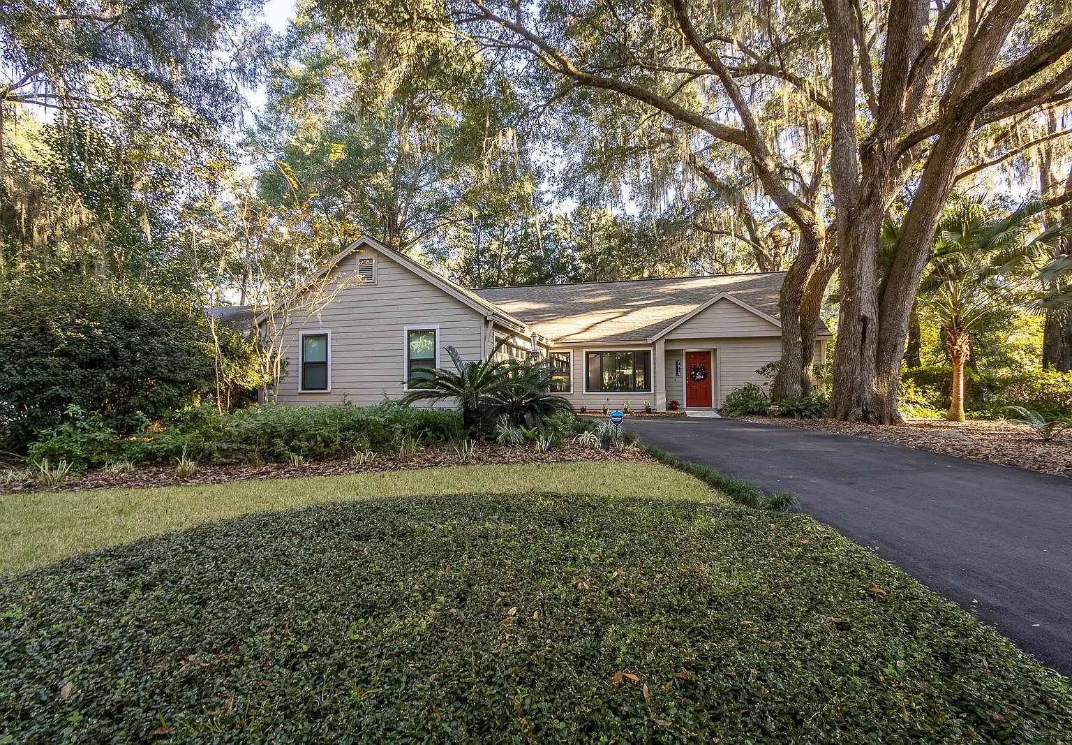 4 bed, 1756 sqft, $2,795 — Photo 2