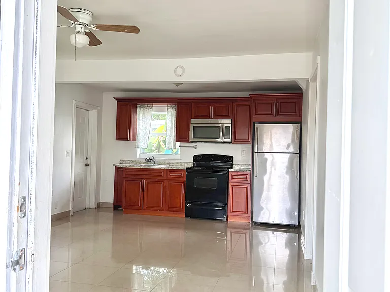 2318 Roosevelt St — Photo 3