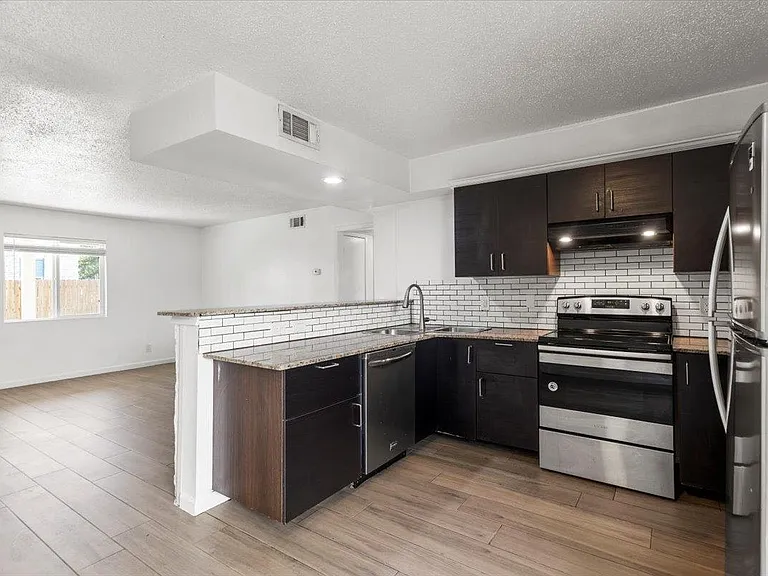 1904 Hearthstone Dr #101 — Photo 3
