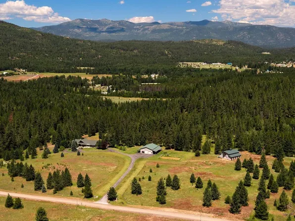 877 Heath Lake Rd, Sagle, ID 83860