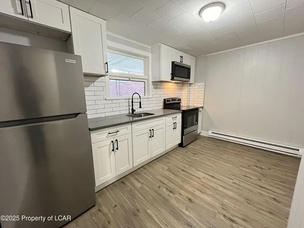 49 W Center Ave, Plymouth, PA 18651
