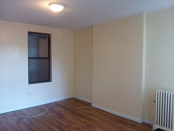 3rd image of 422 Saint Nicholas Ave APT 4N