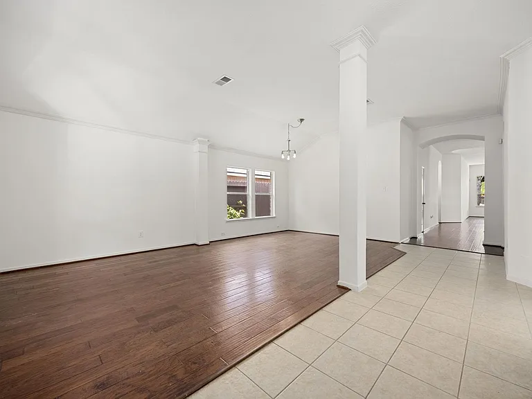 25030 Emporia Point Ct — Photo 6