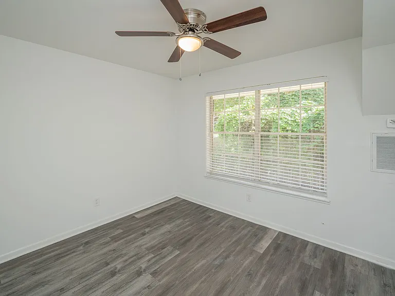 Cliff Terrace — Photo 51