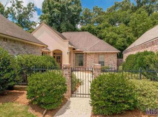 2416 Saint Regis Dr, Baton Rouge, LA 70816