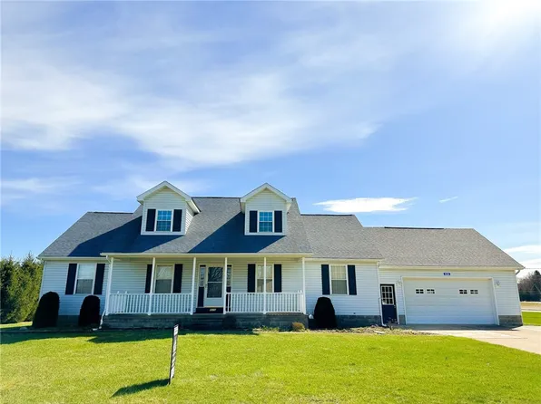 4606 Leah Dr, Girard, PA 16417