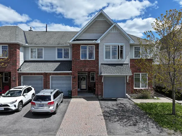 728 Cedar Creek Dr, Ottawa, ON K1T 0A9